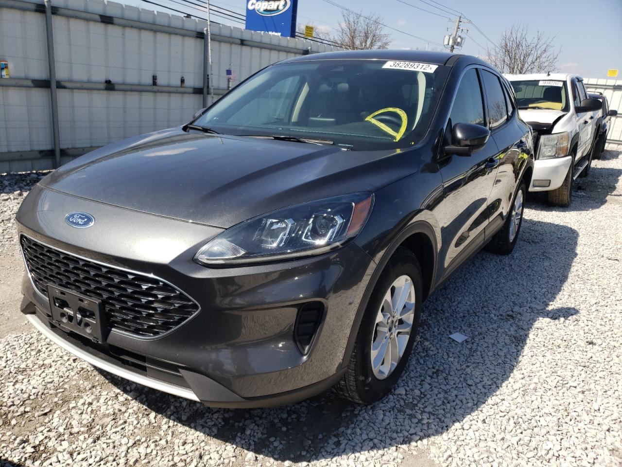 Photo 2 from auction – 2020 FORD ESCAPE with VIN 1FMCU0G62LUA28340