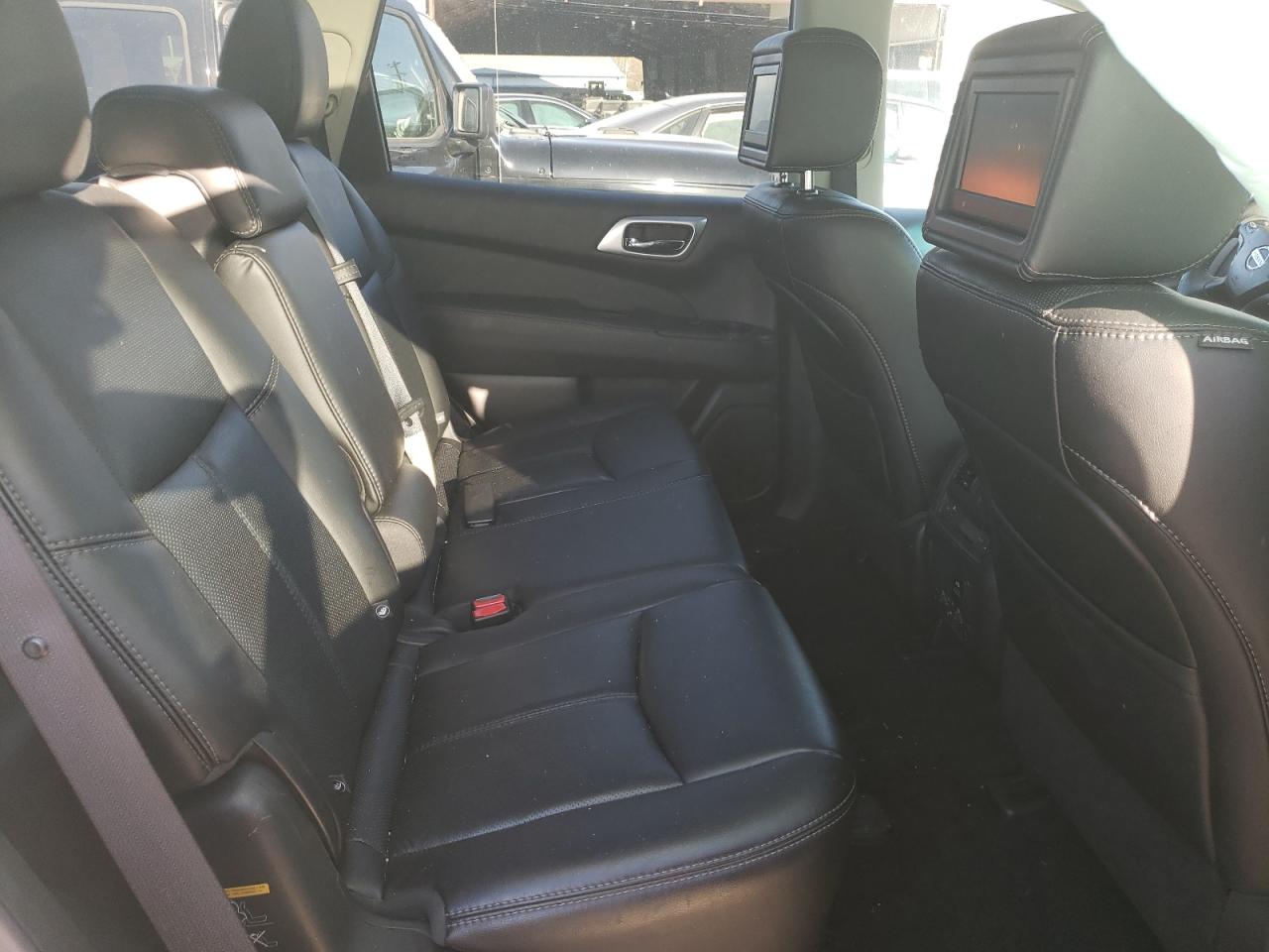 Photo 6 from auction – 2015 NISSAN PATHFINDER with VIN 5N1AR2MN4FC661710