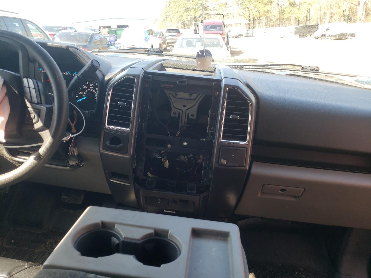 Photo 9 from auction – 2016 FORD F150 SUPER with VIN 1FTEW1CF8GFA87809
