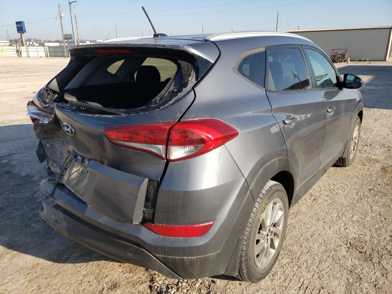 Photo 4 from auction – 2016 HYUNDAI TUCSON LIM with VIN KM8J33A44GU104018