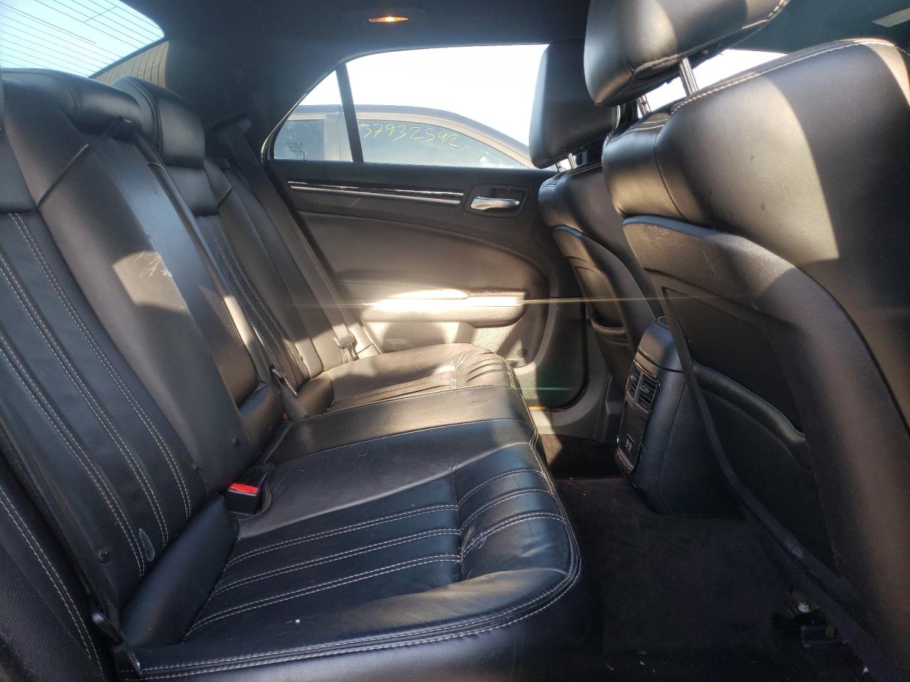 Photo 6 from auction – 2017 CHRYSLER 300 S with VIN 2C3CCAGG4HH547135