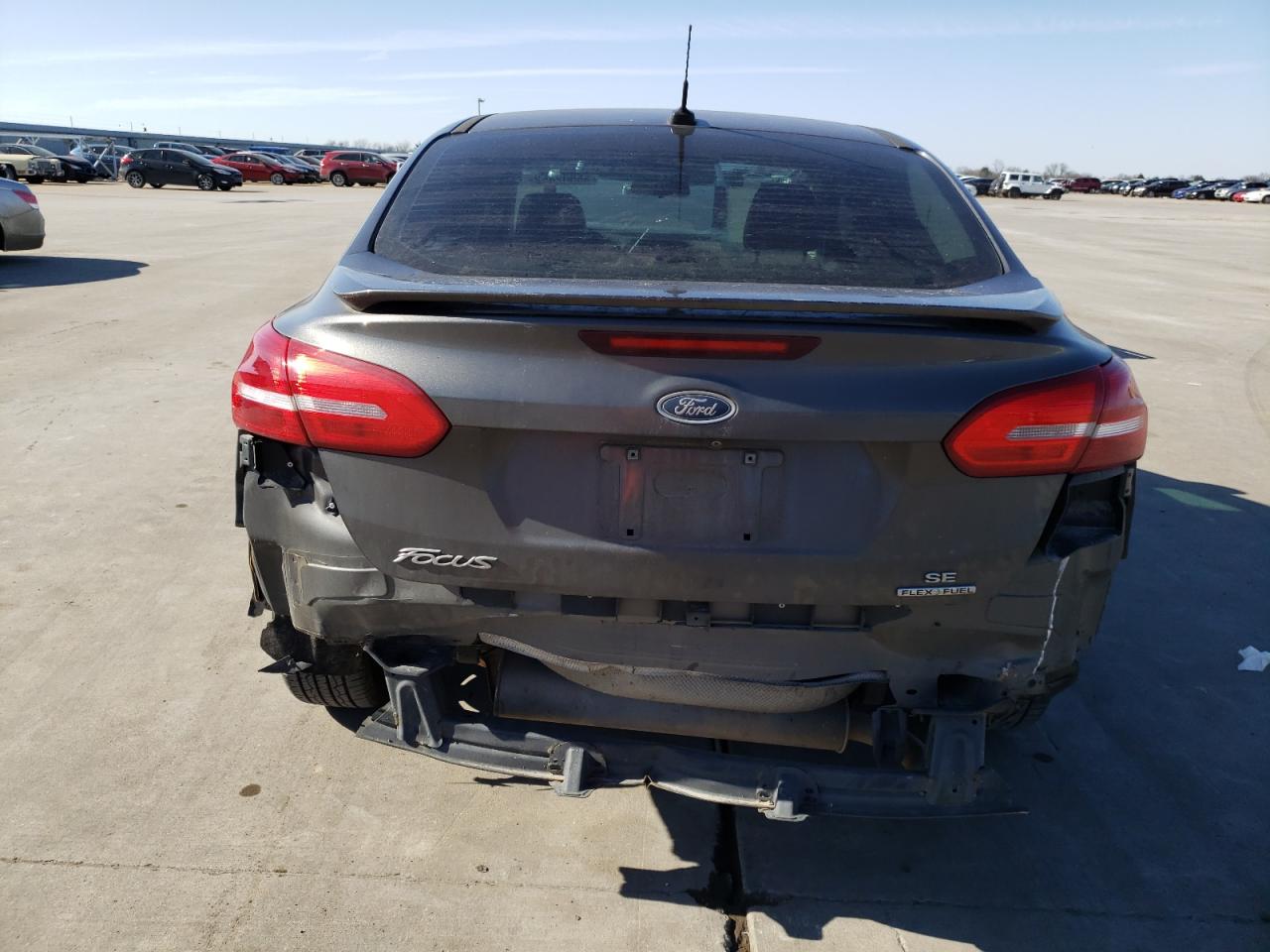 Photo 9 from auction – 2015 FORD FOCUS SE with VIN 1FADP3F27FL356952