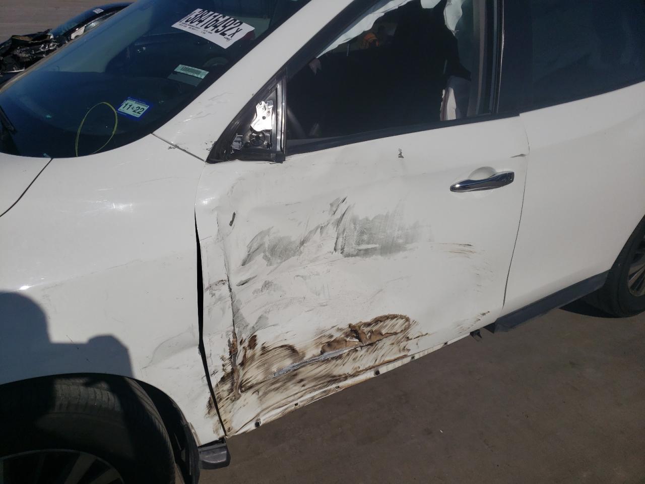 Photo 9 from auction – 2017 NISSAN PATHFINDER with VIN 5N1DR2MN5HC619403