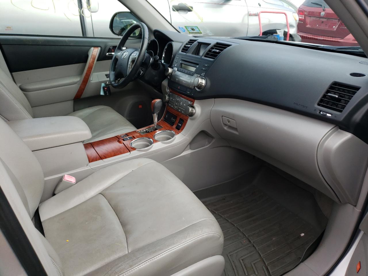 Photo 5 from auction – 2008 TOYOTA HIGHLANDER with VIN JTEES42A482103009