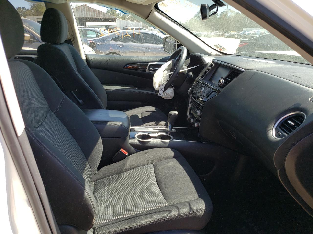 Photo 5 from auction – 2019 NISSAN PATHFINDER with VIN 5N1DR2MN5KC619862