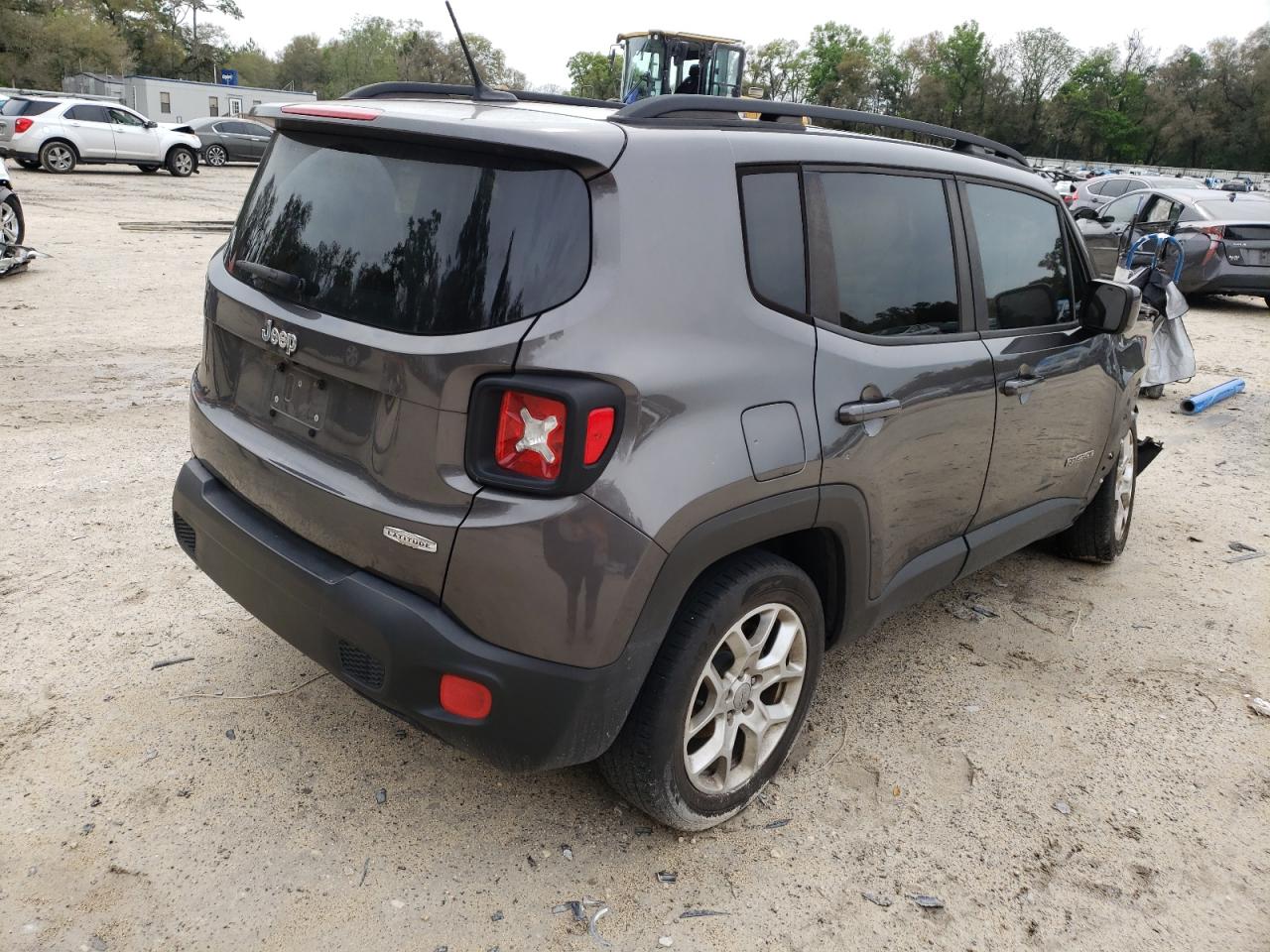 Photo 4 from auction – 2017 JEEP RENEGADE L with VIN ZACCJABB2HPE68509