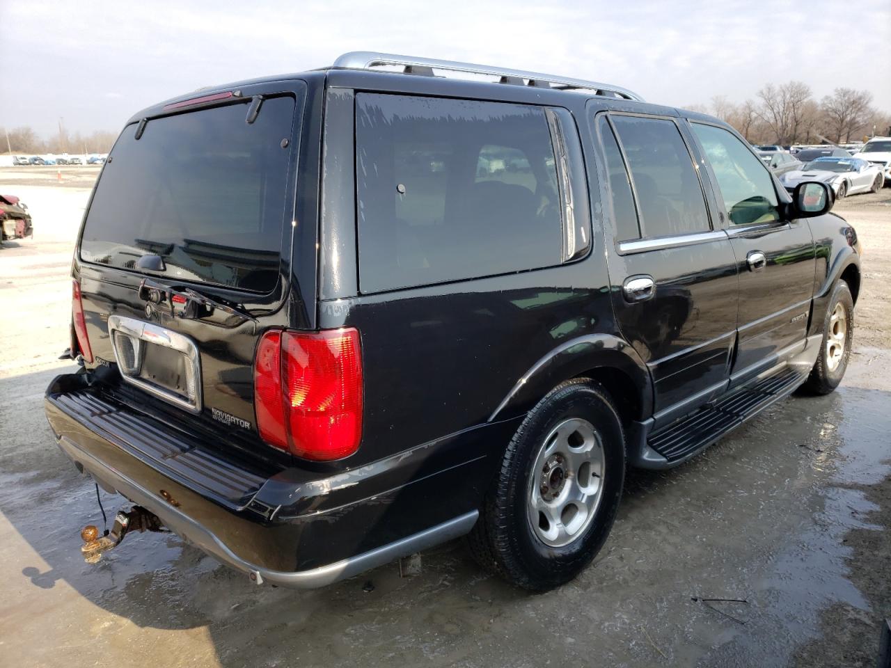 Photo 4 from auction – 2000 LINCOLN NAVIGATOR with VIN 5LMEU27A6YLJ32025