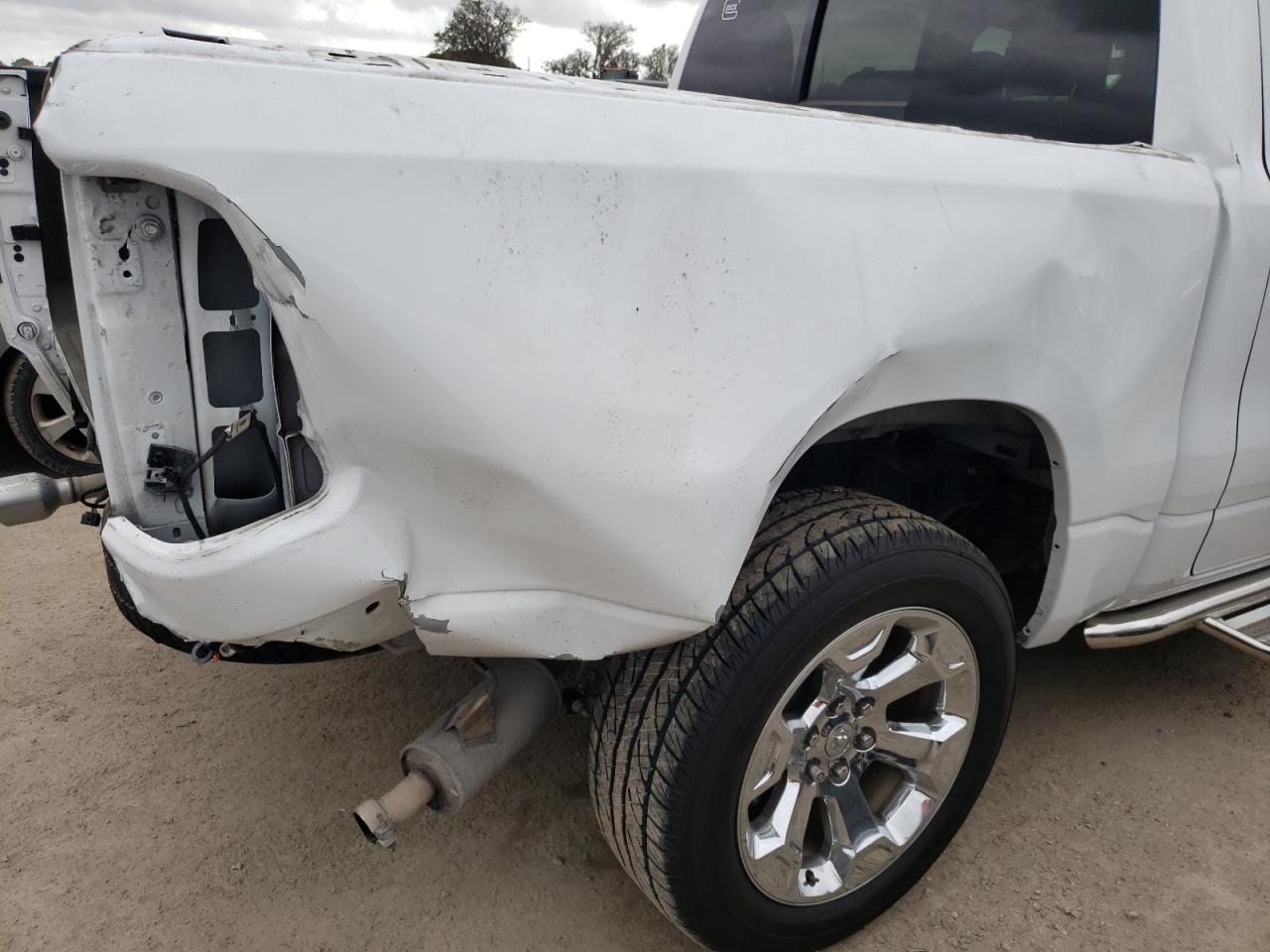 Photo 9 from auction – 2019 RAM 1500 BIG H with VIN 1C6RREFTXKN706465