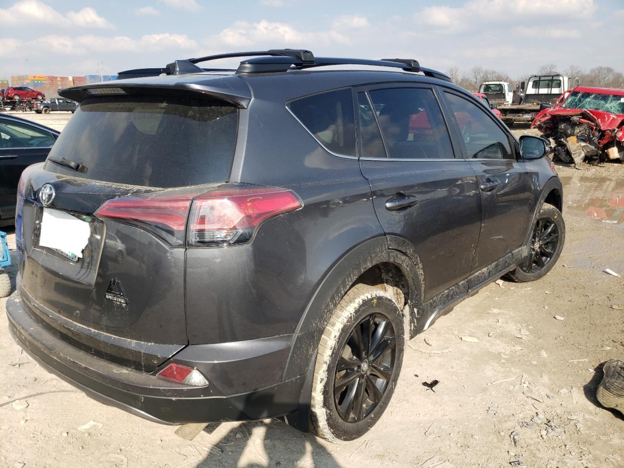 Photo 4 from auction – 2018 TOYOTA RAV4 ADVEN with VIN 2T3RFREV7JW765377