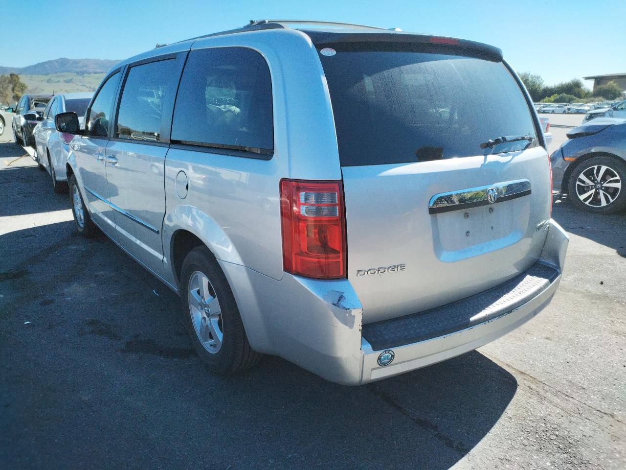 Photo 3 from auction – 2010 DODGE GRAND CARA with VIN 2D4RN5D18AR444617