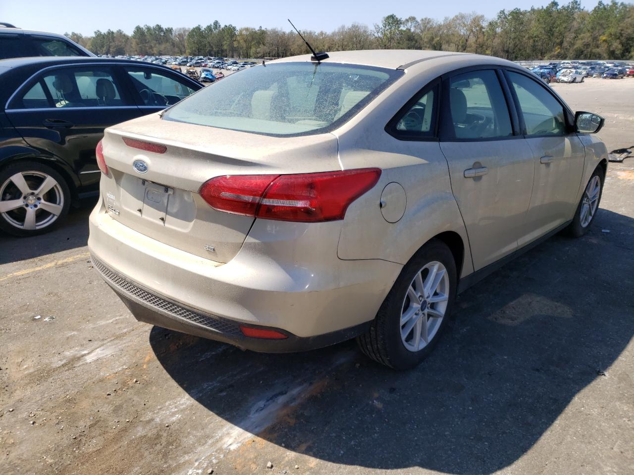 Photo 4 from auction – 2017 FORD FOCUS SE with VIN 1FADP3F23HL281508