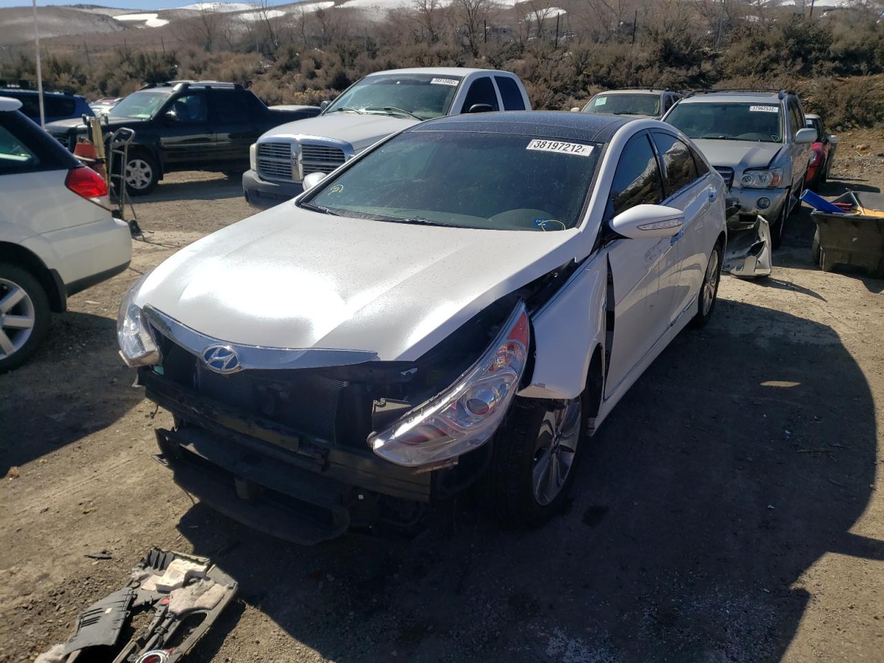 Photo 2 from auction – 2015 HYUNDAI SONATA HYB with VIN KMHEC4A45FA124267