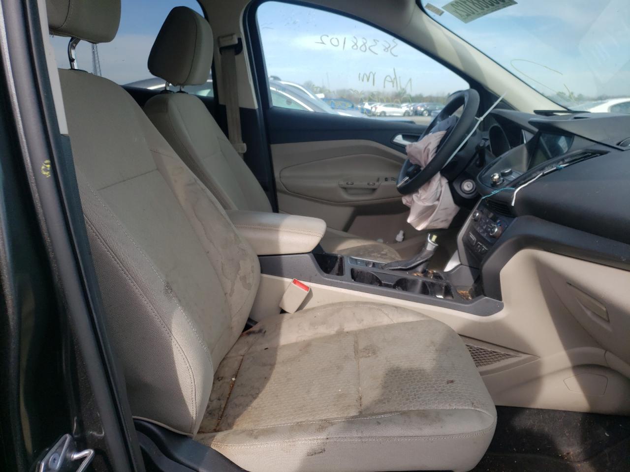 Photo 5 from auction – 2017 FORD ESCAPE SE with VIN 1FMCU9GD4HUC55149