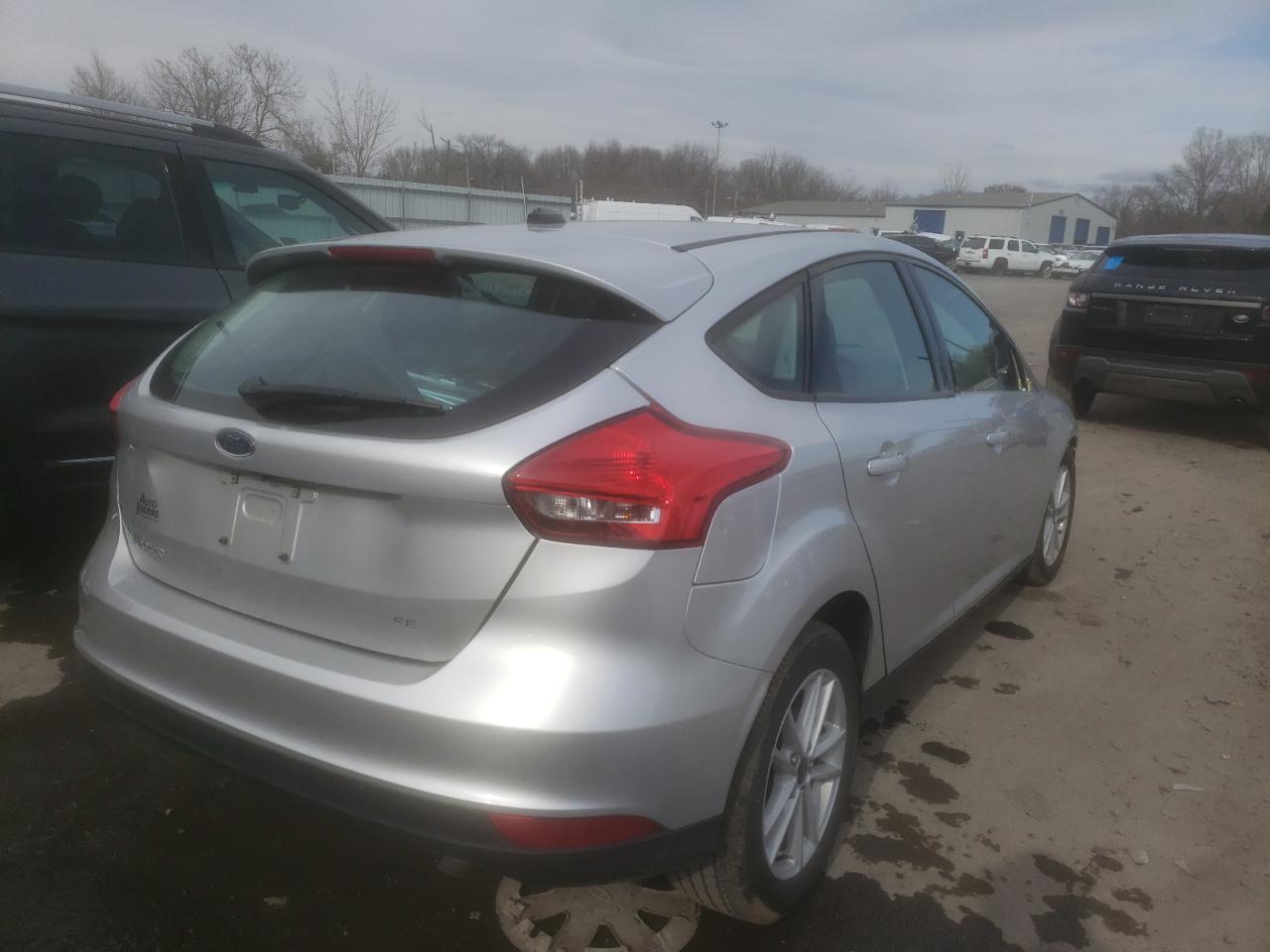 Photo 4 from auction – 2017 FORD FOCUS SE with VIN 1FADP3K22HL215702