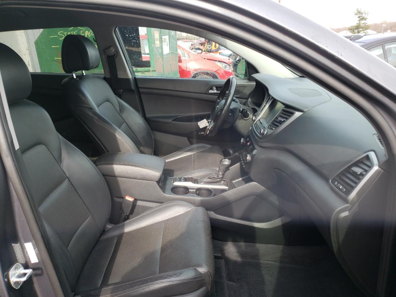 Photo 5 from auction – 2017 HYUNDAI TUCSON LIM with VIN KM8J3CA45HU456333