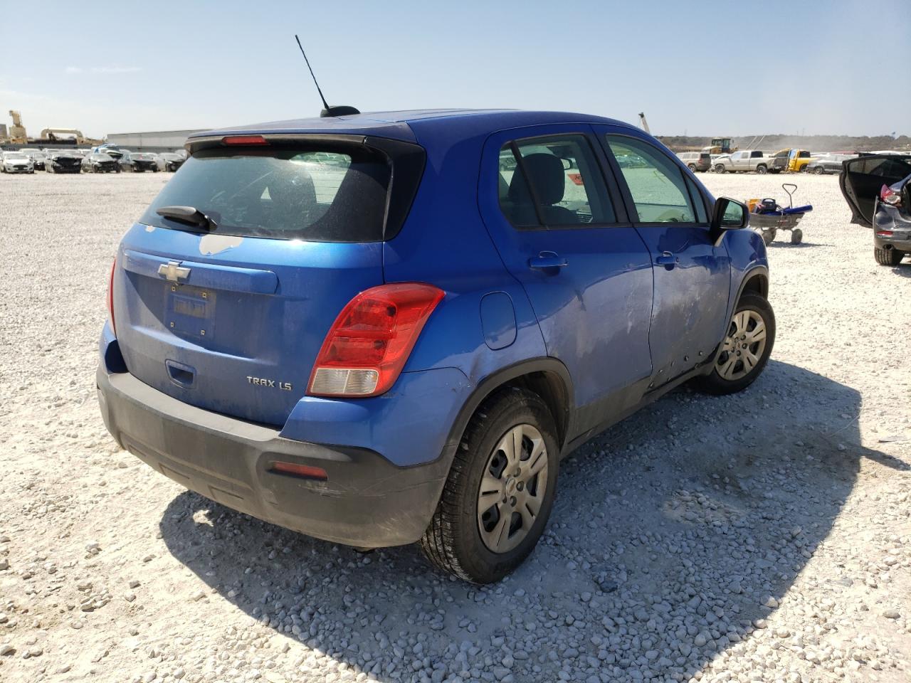 Photo 4 from auction – 2015 CHEVROLET TRAX LS with VIN KL7CJKSB8FB078346