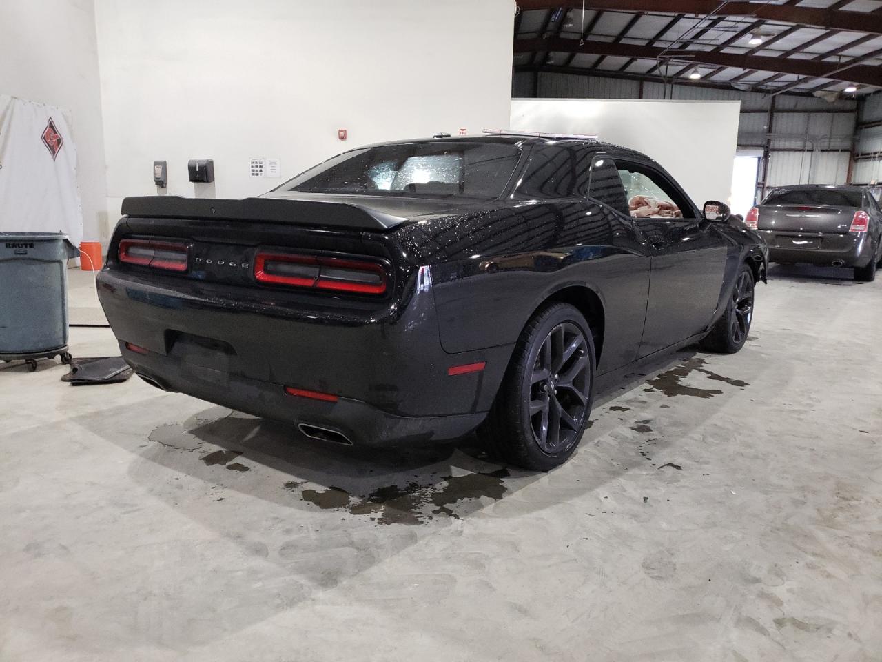 Photo 4 from auction – 2019 DODGE CHALLENGER with VIN 2C3CDZAG2KH730769