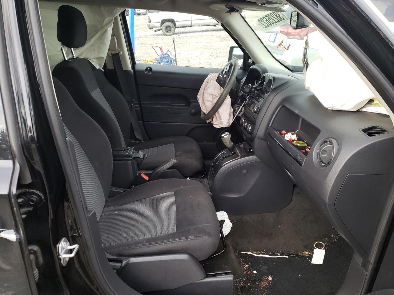 Photo 5 from auction – 2017 JEEP PATRIOT SP with VIN 1C4NJPBA9HD211588