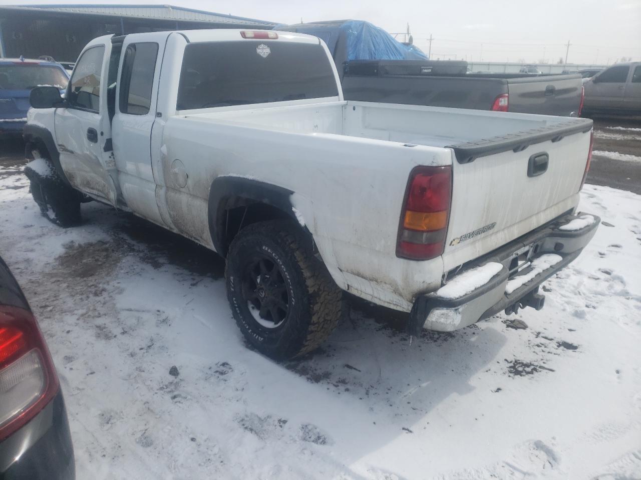 Photo 3 from auction – 2002 CHEVROLET silverado with VIN 1GCHK29122E240550