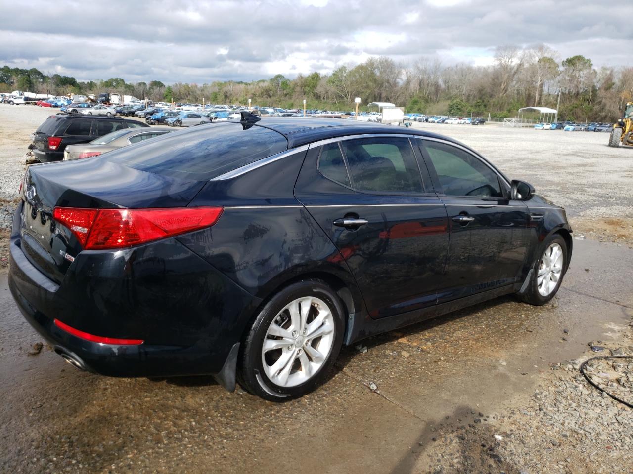 Photo 4 from auction – 2013 KIA OPTIMA EX with VIN 5XXGN4A72DG202359