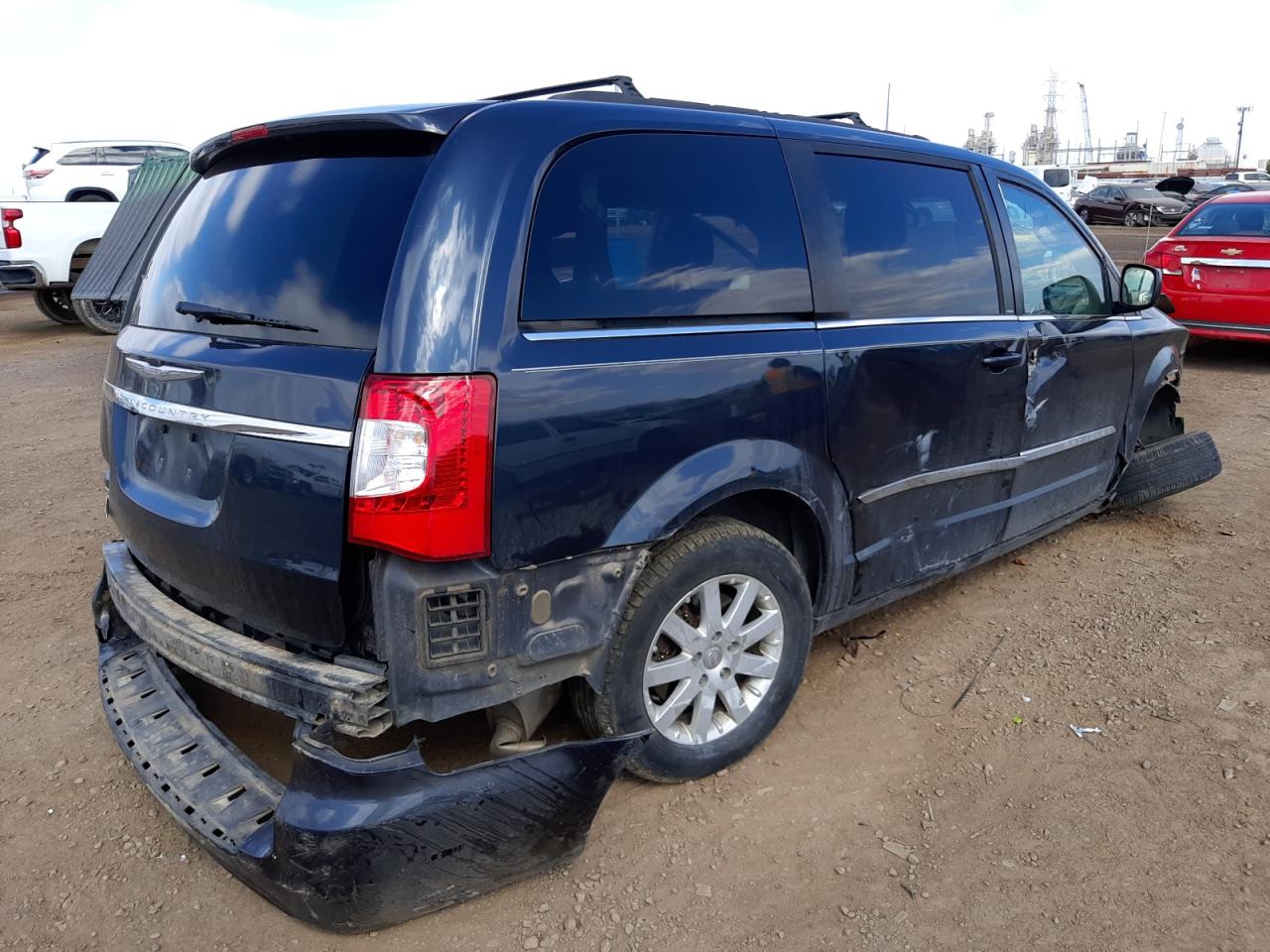 Photo 4 from auction – 2013 CHRYSLER TOWN & COU with VIN 2C4RC1BG5DR792902