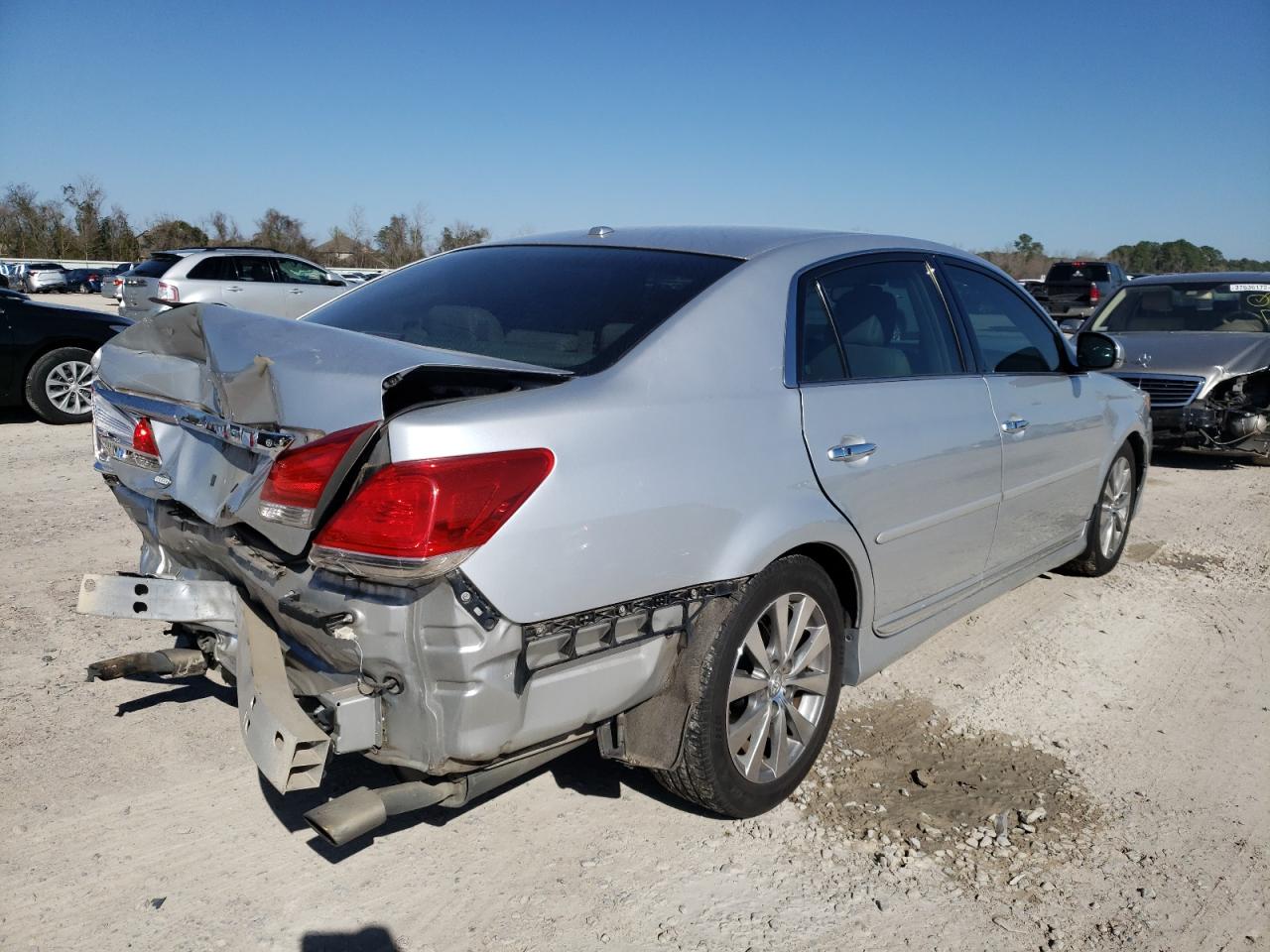 Photo 4 from auction – 2012 TOYOTA AVALON BAS with VIN 4T1BK3DB2CU452492