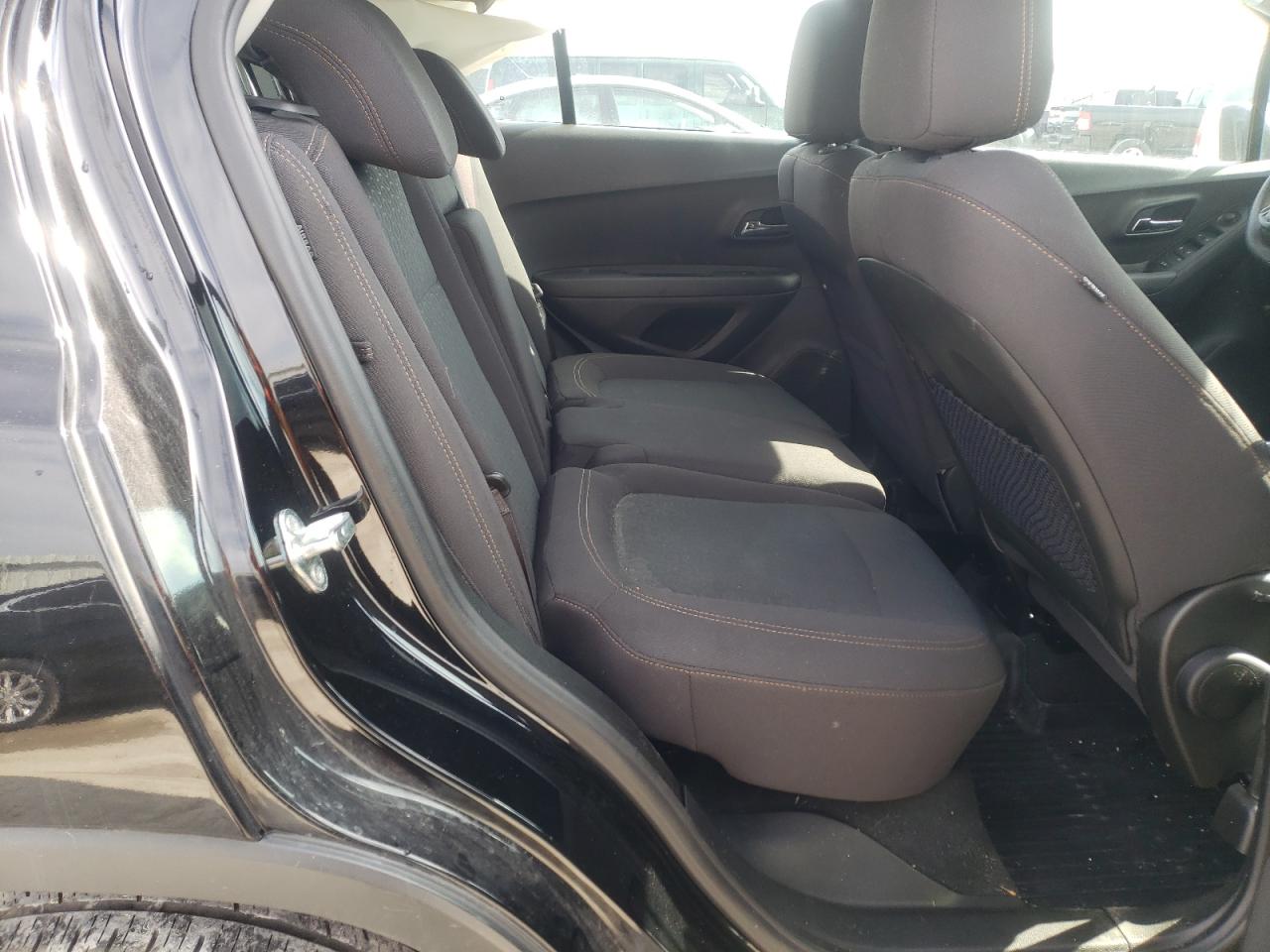 Photo 6 from auction – 2020 CHEVROLET TRAX LS with VIN 3GNCJKSB6KL396792