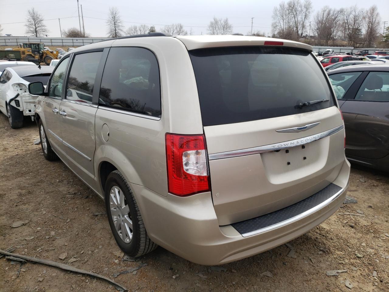 Photo 3 from auction – 2016 CHRYSLER TOWN & COU with VIN 2C4RC1BGXGR255107
