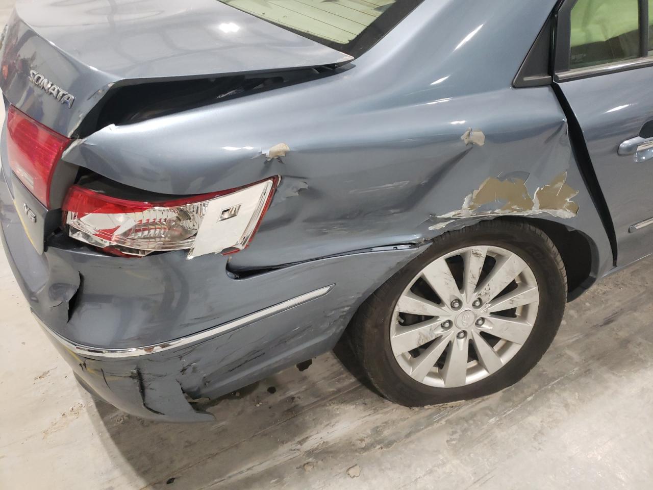 Photo 9 from auction – 2009 HYUNDAI SONATA SE with VIN 5NPEU46F19H427653