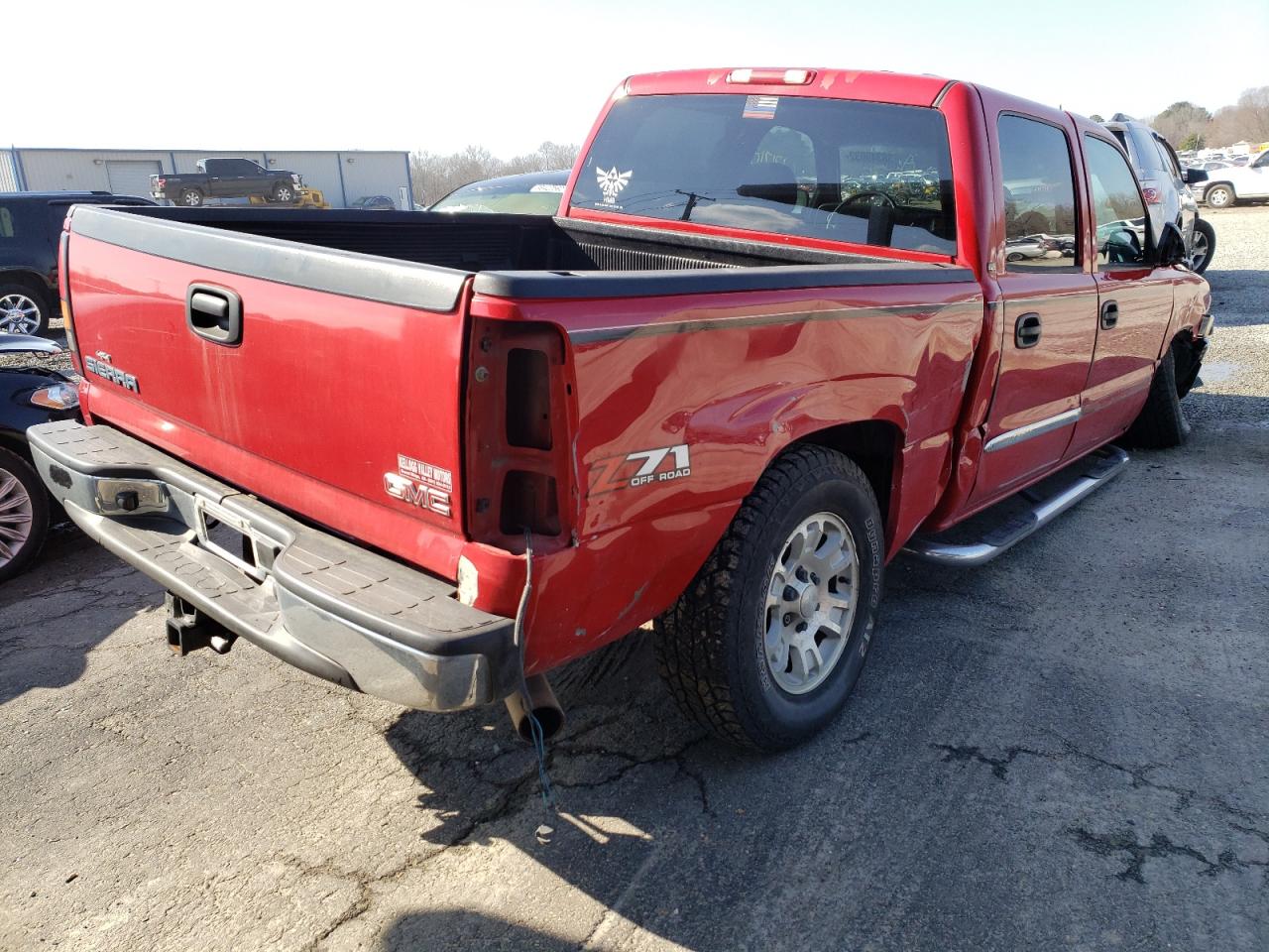 Photo 4 from auction – 2005 GMC NEW SIERRA with VIN 2GTEK13T851154429