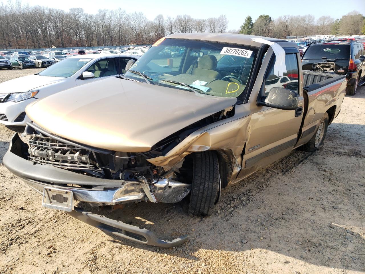 Photo 2 from auction – 2000 CHEVROLET SILVERADO with VIN 1GCEC14W2YZ217042