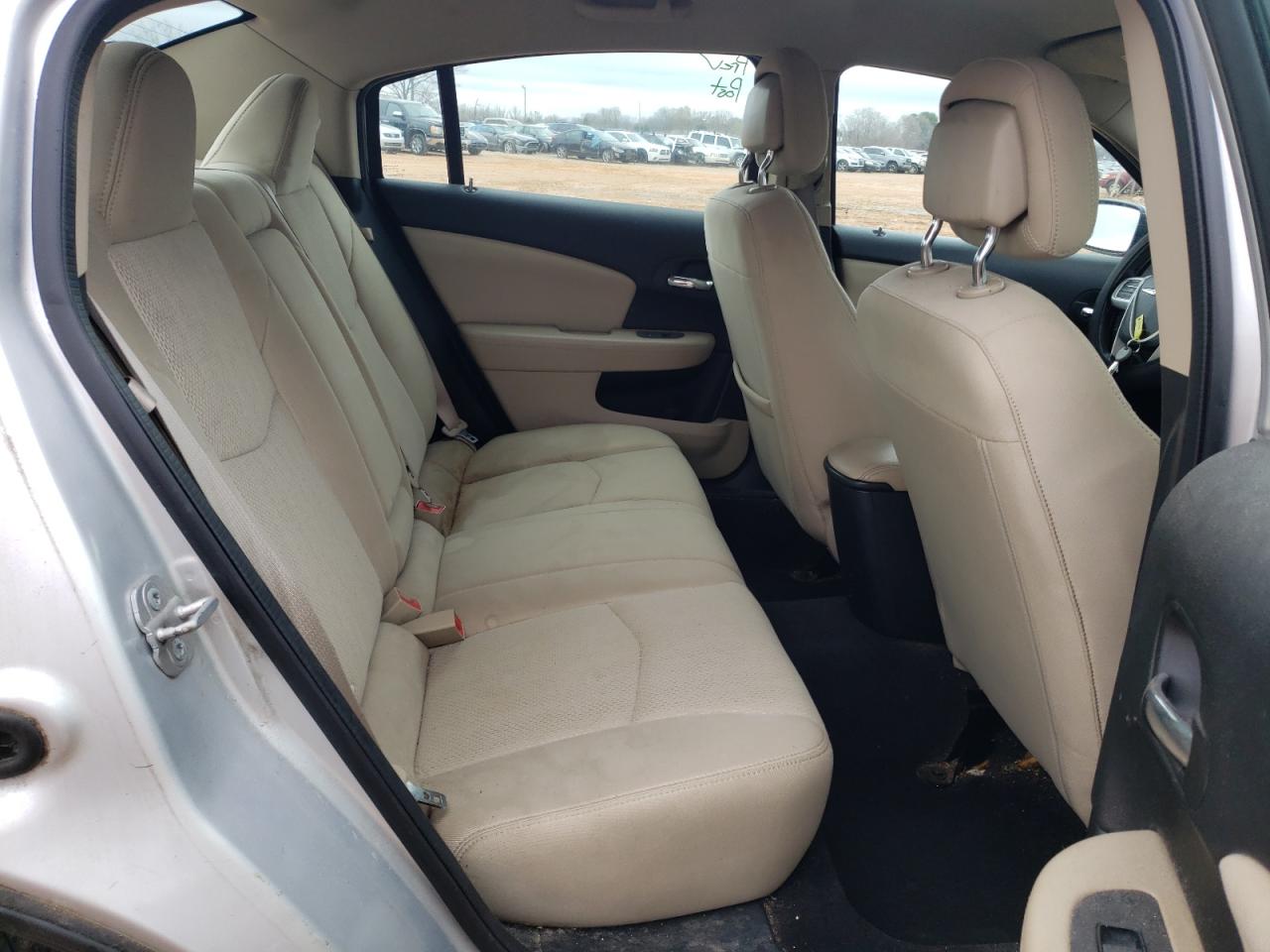 Photo 6 from auction – 2012 CHRYSLER 200 TOURIN with VIN 1C3CCBBB0CN163970