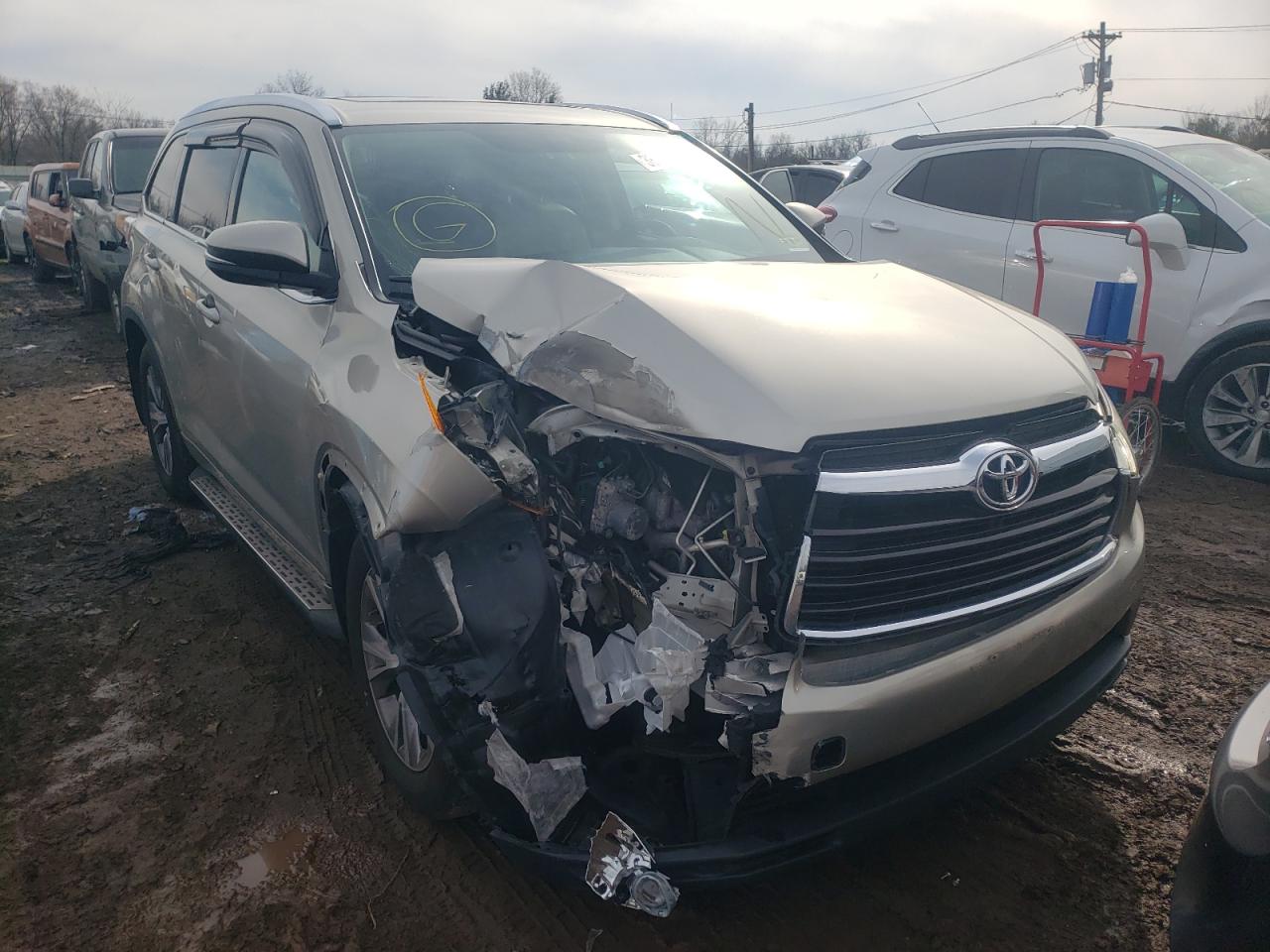 TOYOTA HIGHLANDER 2015 with VIN 5TDJKRFH8FS072831 - Photo from auction