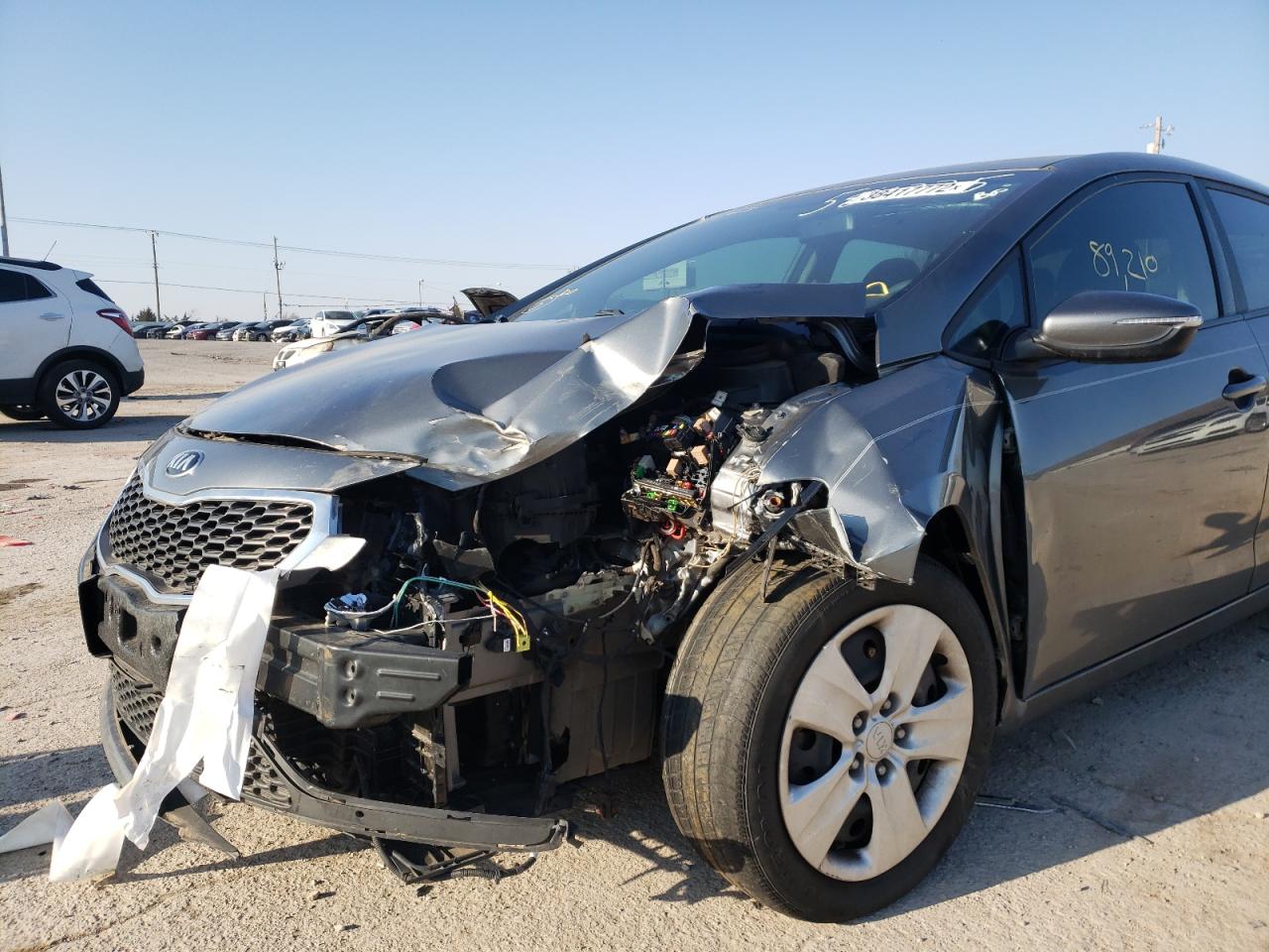 Photo 9 from auction – 2016 KIA FORTE LX with VIN KNAFK5A83G5586225