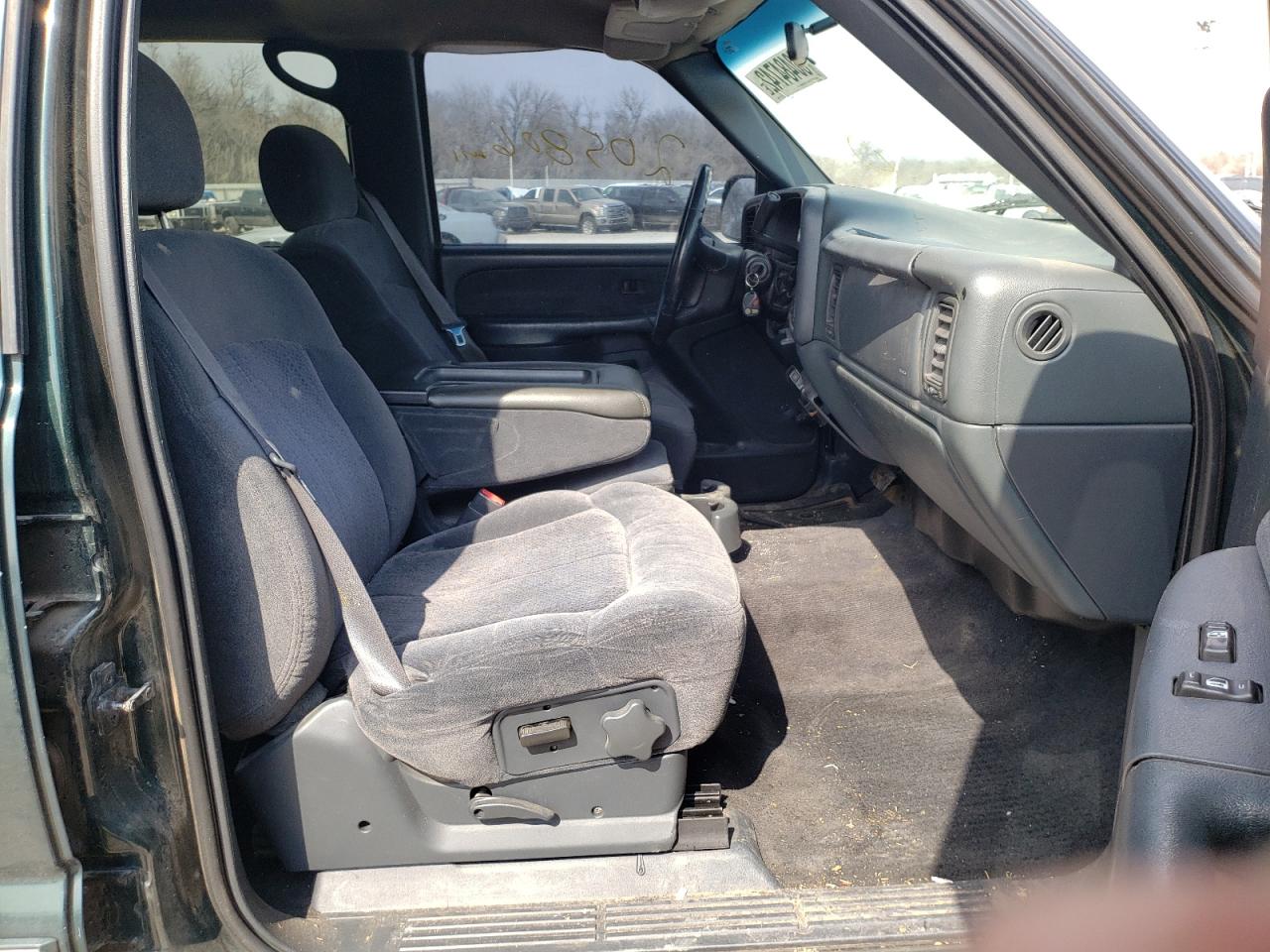 Photo 5 from auction – 2001 CHEVROLET silverado with VIN 1GCHK23U31F213305