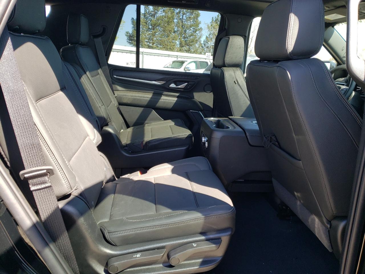 Photo 6 from auction – 2022 GMC YUKON/DENA with VIN 1GKS2DKL3NR160656