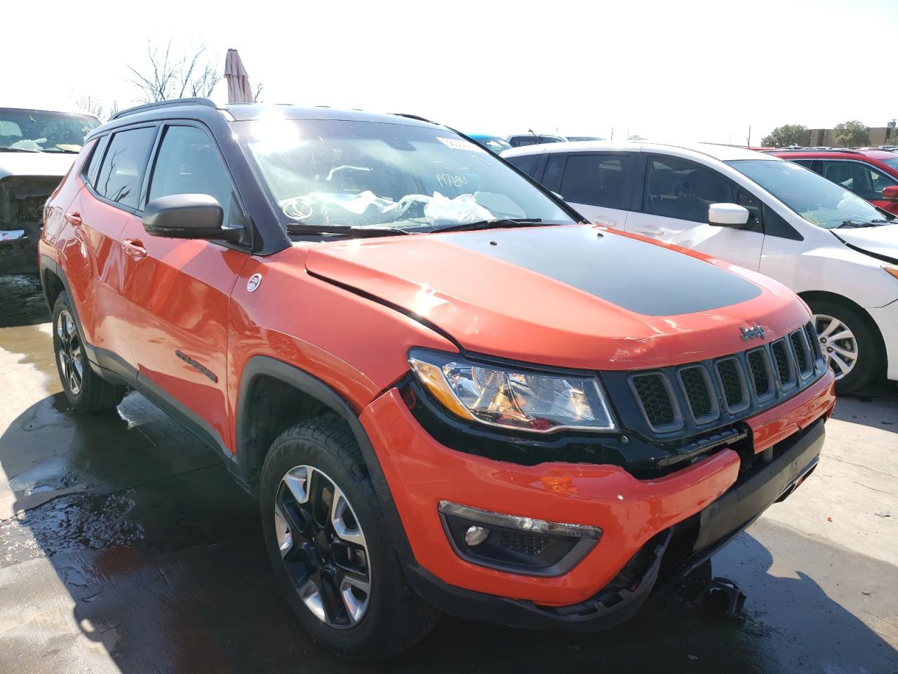 JEEP COMPASS TR 2018 with VIN 3C4NJDDB5JT129359 - Photo from auction