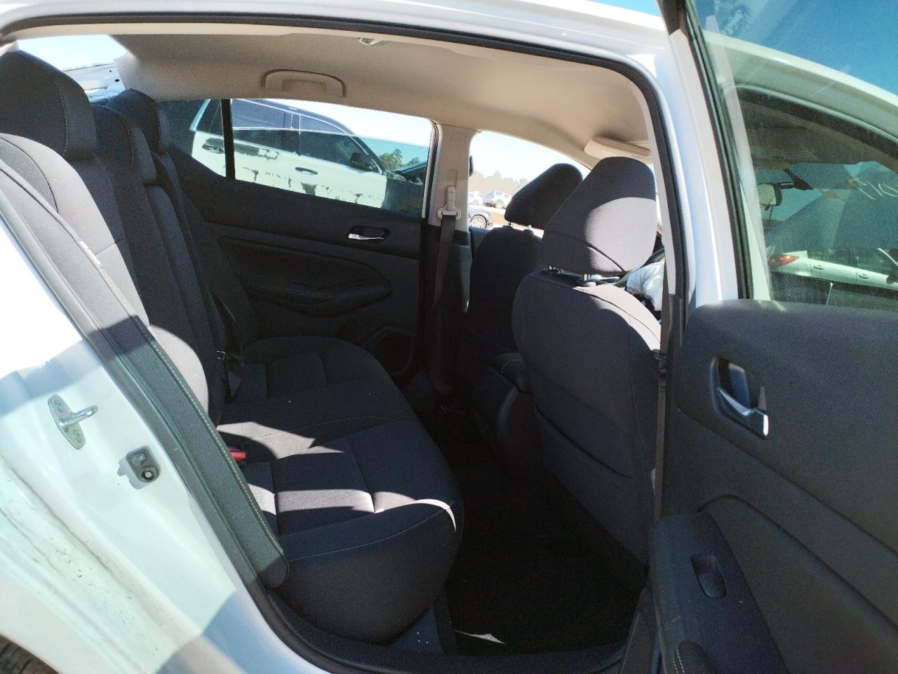 Photo 6 from auction – 2019 NISSAN ALTIMA S with VIN 1N4BL4BV8KN325202