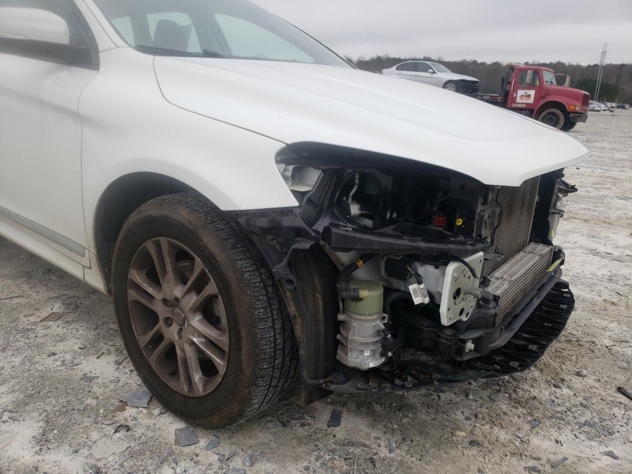 Photo 9 from auction – 2016 VOLVO XC60 T5 with VIN YV440MDJXG2811327