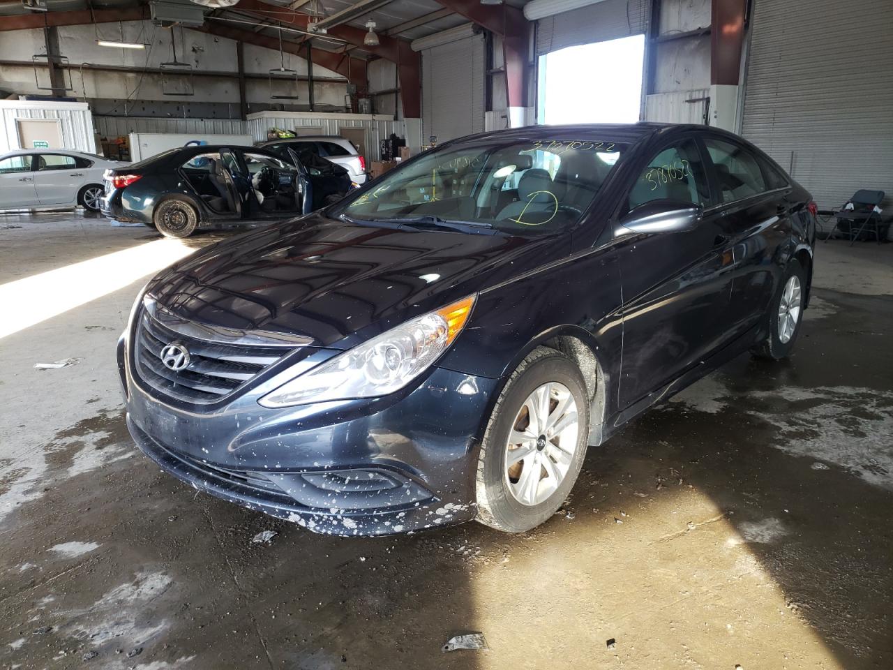 Photo 2 from auction – 2014 HYUNDAI SONATA GLS with VIN 5NPEB4AC2EH901798
