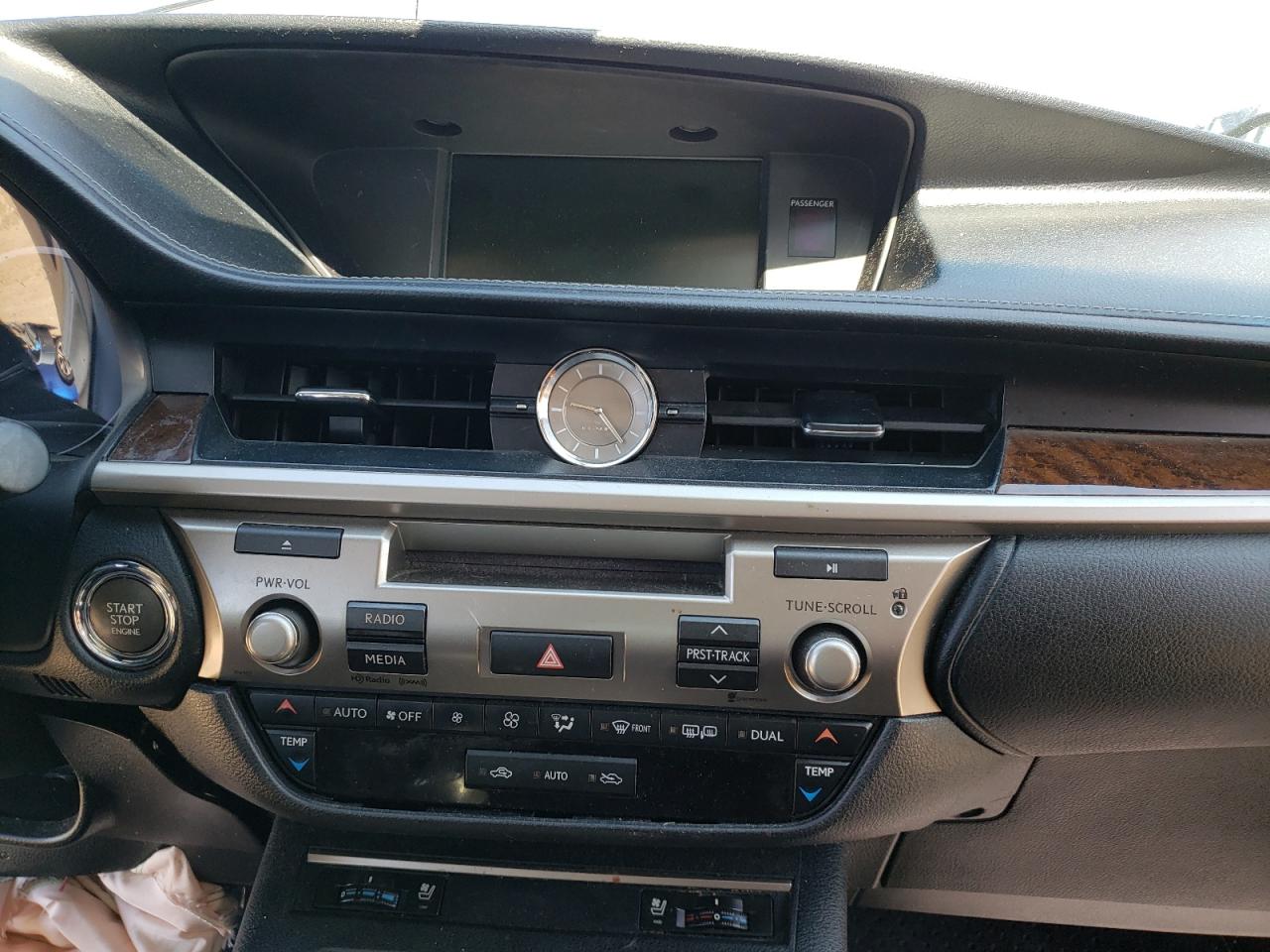 Photo 9 from auction – 2015 LEXUS ES 350 with VIN JTHBK1GG0F2198036