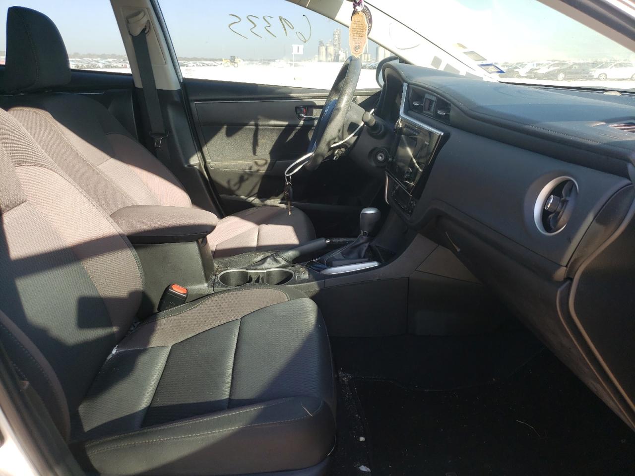 Photo 5 from auction – 2017 TOYOTA COROLLA L with VIN 5YFBURHE4HP577035