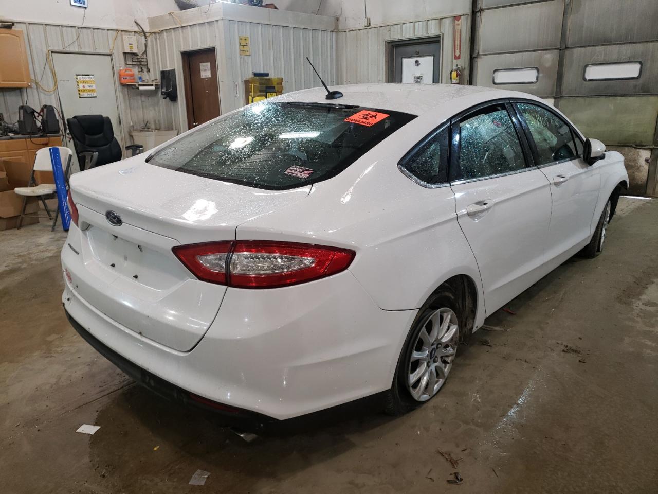 Photo 4 from auction – 2016 FORD FUSION S with VIN 3FA6P0G70GR176278