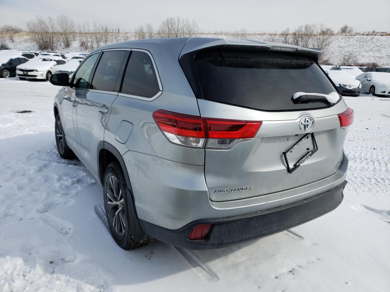 Photo 3 from auction – 2018 TOYOTA HIGHLANDER with VIN 5TDBZRFH8JS496583