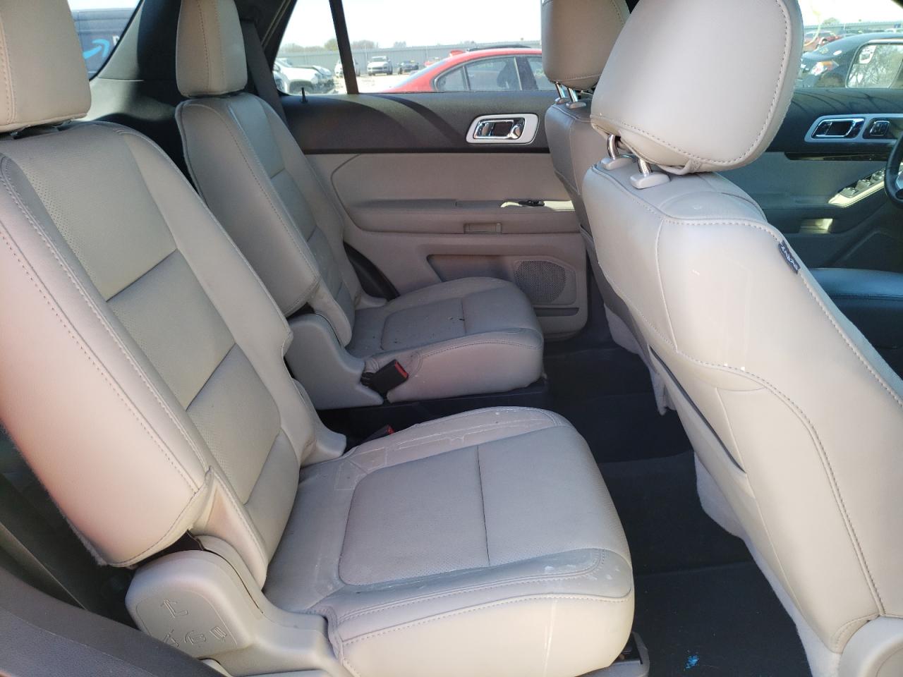 Photo 6 from auction – 2015 FORD EXPLORER L with VIN 1FM5K7F88FGB58295