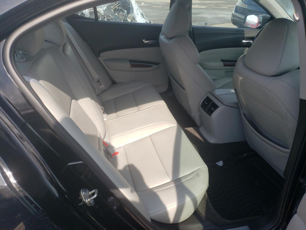 Photo 6 from auction – 2016 ACURA TLX with VIN 19UUB1F3XGA014769