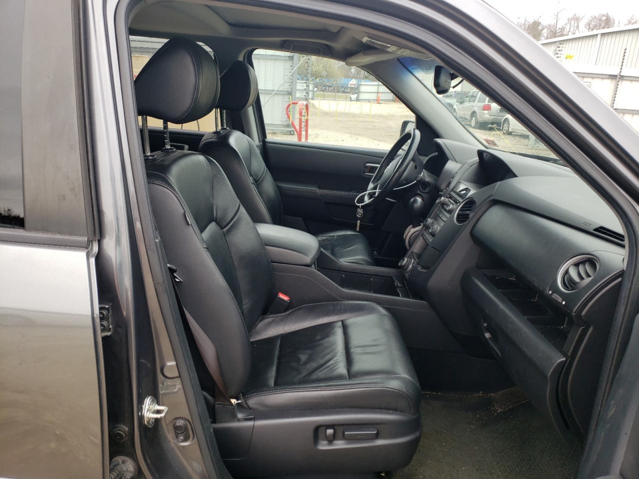Photo 5 from auction – 2013 HONDA PILOT EXLN with VIN 5FNYF3H71DB038557