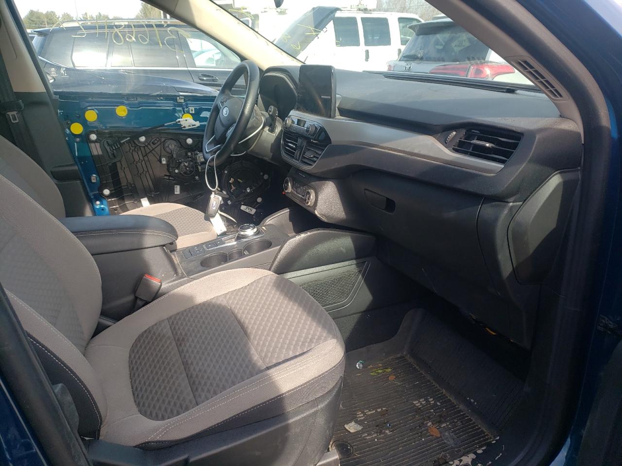 Photo 5 from auction – 2020 FORD ESCAPE SE with VIN 1FMCU9G63LUC17812