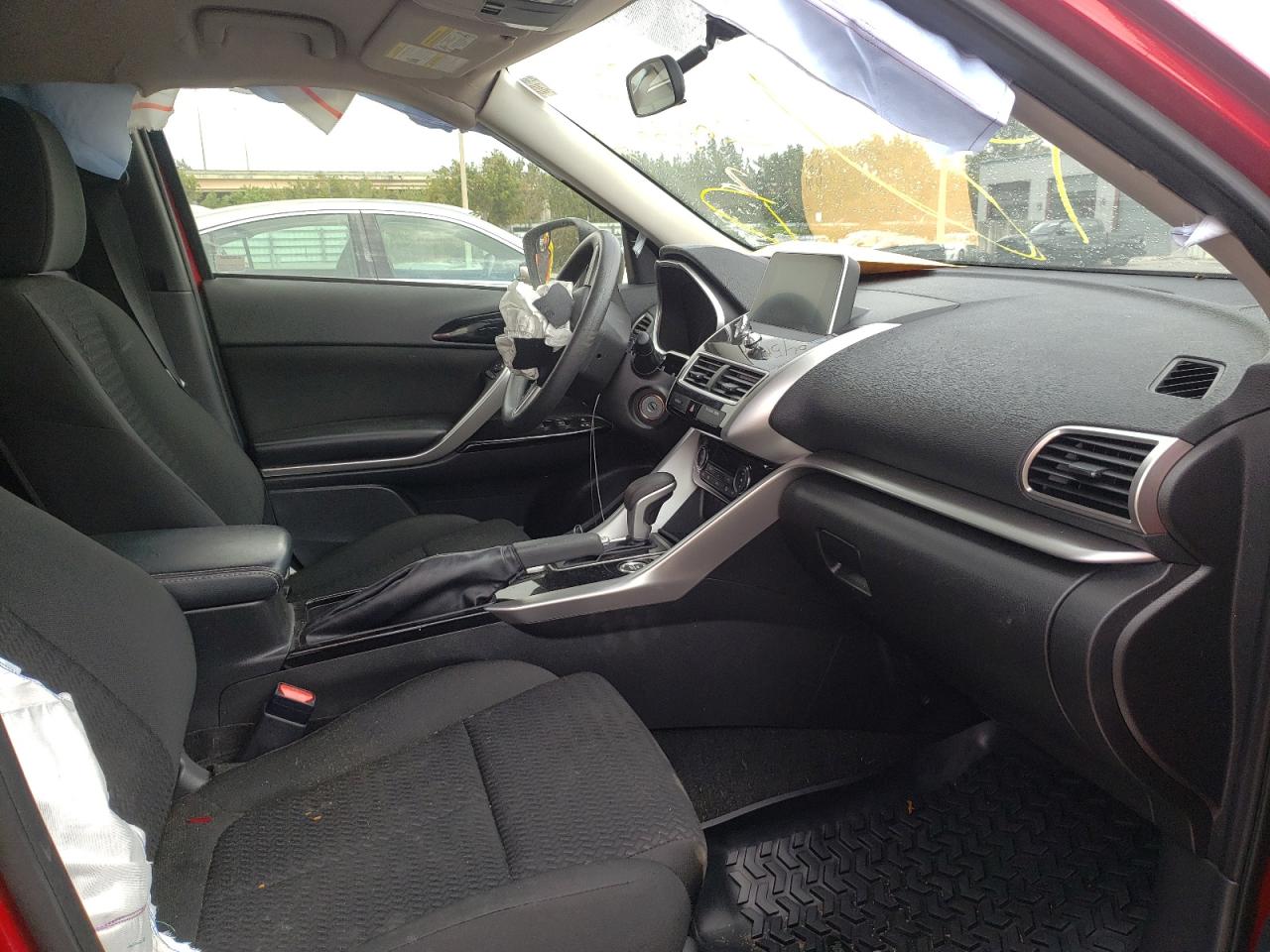 Photo 5 from auction – 2018 MITSUBISHI ECLIPSE CR with VIN JA4AT4AA0JZ045067