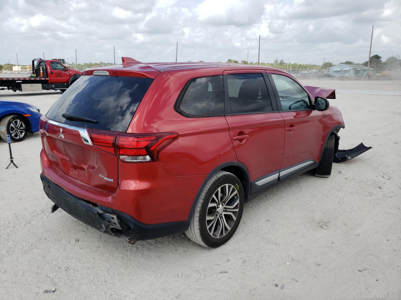 Photo 4 from auction – 2017 MITSUBISHI OUTLANDER with VIN JA4AD2A38HZ022343